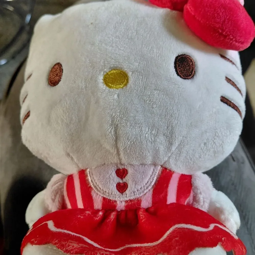 Hello Kitty 9